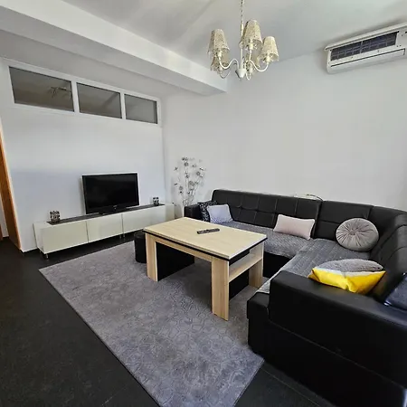 Near The City Center And International Airport In *